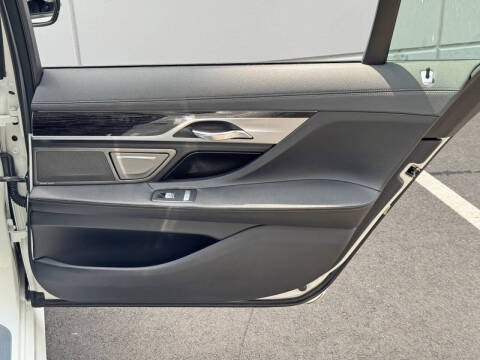 2019 BMW 7 Series 740i