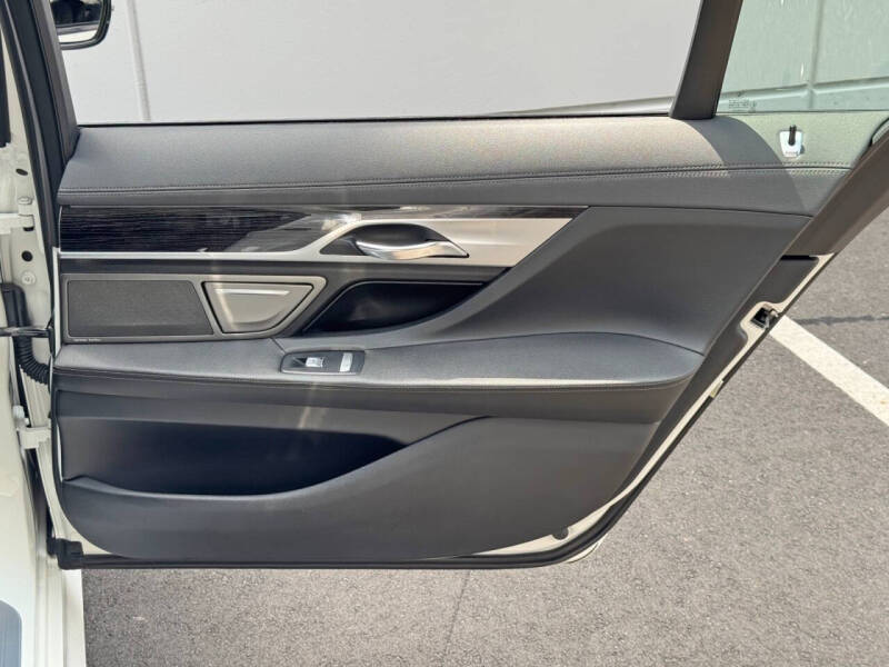 2019 BMW 7 Series 740i