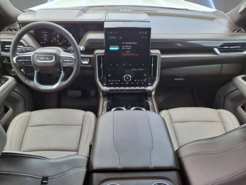 2025 GMC Yukon Elevation