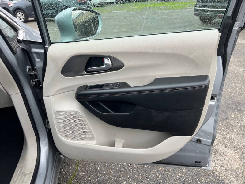 2020 Chrysler Pacifica Touring L