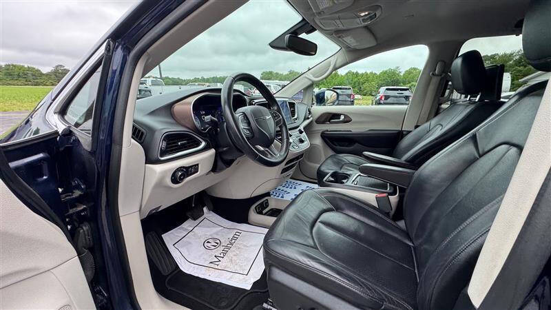 2017 Chrysler Pacifica Touring-L Plus