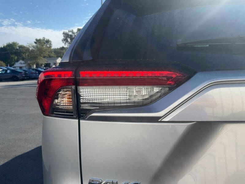 2022 Toyota RAV4 Hybrid XLE