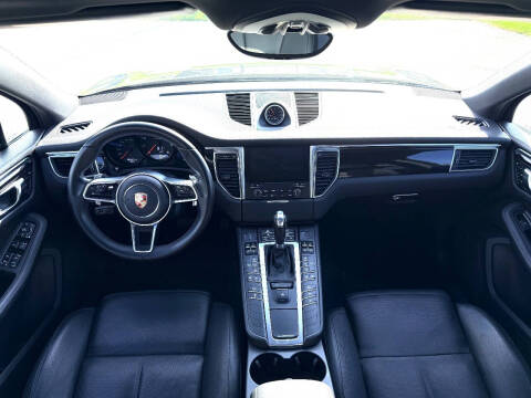 2017 Porsche Macan