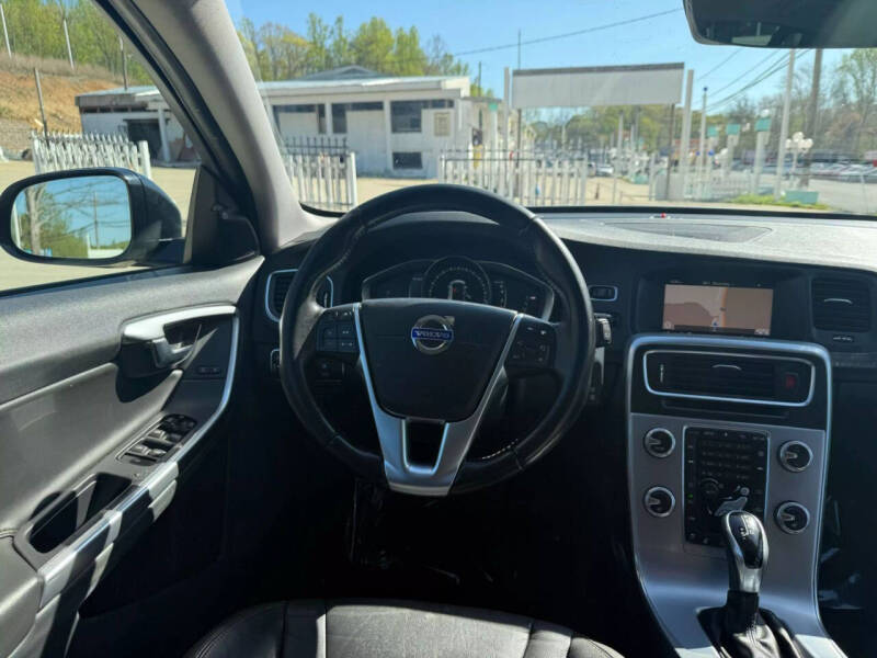 2018 Volvo V60 Cross Country T5 Platinum