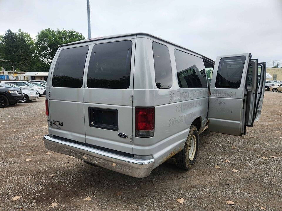 2005 Ford E-Series for sale at Sara Auto Mall, LLC in Cleveland, OH