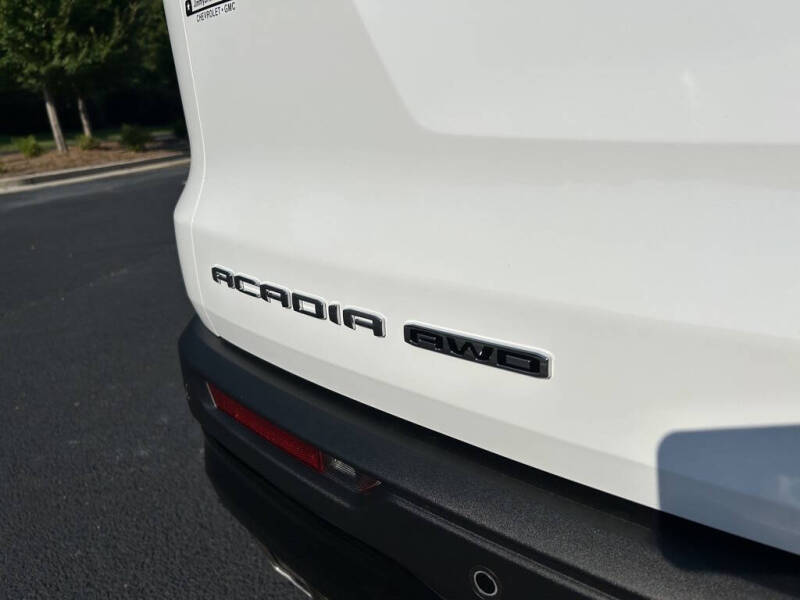 2025 GMC Acadia AT4