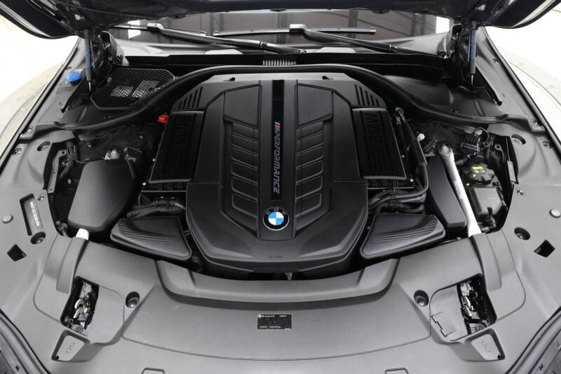 2022 BMW 7 Series M760i xDrive