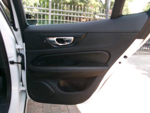 2024 Volvo S60 B5 Plus Dark Theme