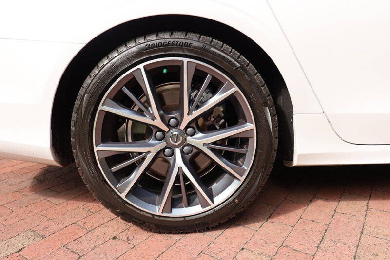 2019 Volvo S90 T5 Momentum