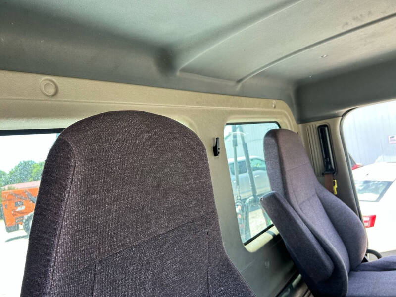 2016 Freightliner Cascadia 113 Semi Truck