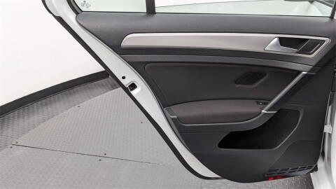 2016 Volkswagen e-Golf SE