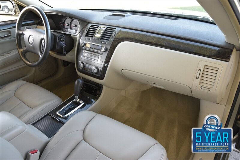 2011 Cadillac DTS Luxury Collection