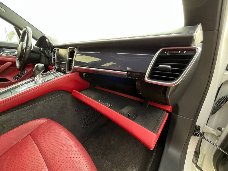 2014 Porsche Panamera 4