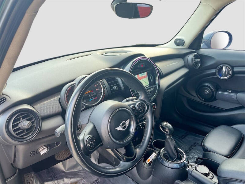 2017 MINI Hardtop 4 Door Cooper