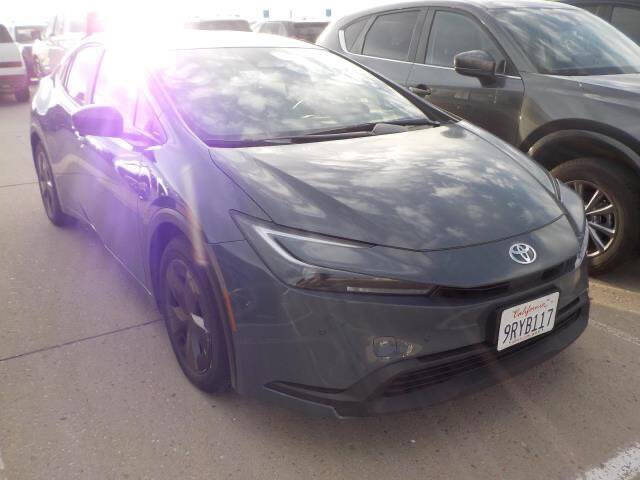 2025 Toyota Prius LE