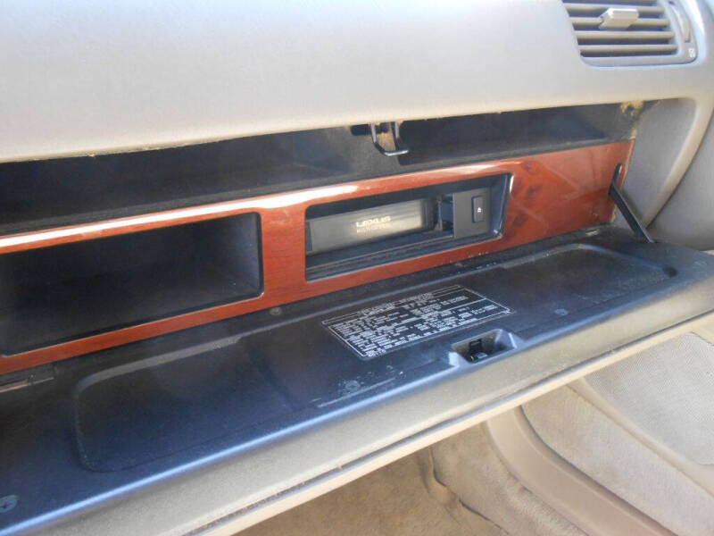 1999 Lexus LS 400