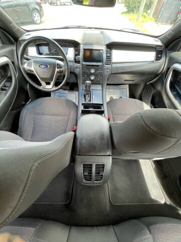 2016 Ford Taurus SEL