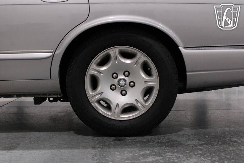 2002 Jaguar XJ-Series Vanden Plas