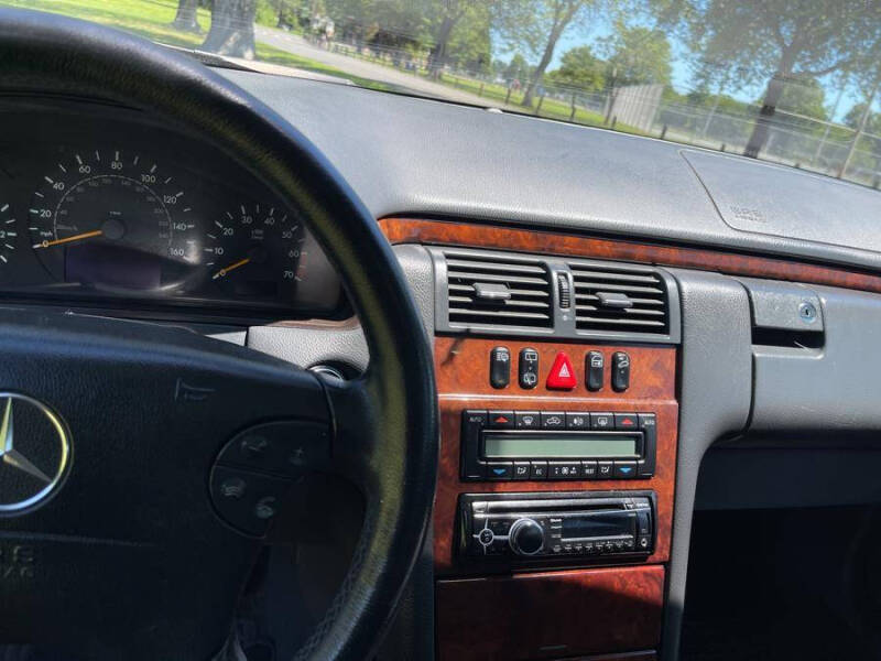 2002 Mercedes-Benz E-Class E 320 4MATIC