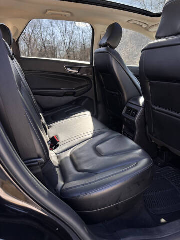 2020 Ford Edge Titanium