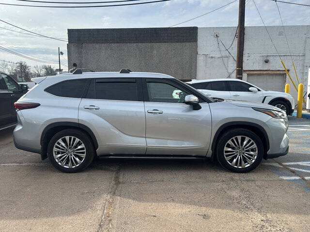 2024 Toyota Highlander Platinum