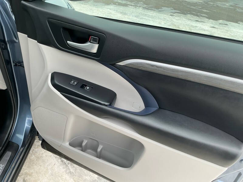 2017 Toyota Highlander Limited Platinum