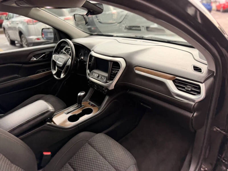 2017 GMC Acadia SLE-1