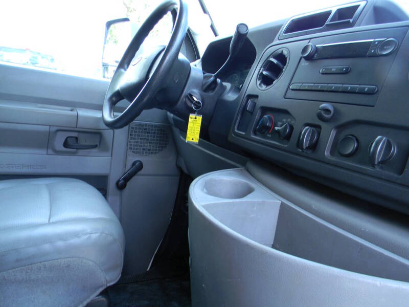 2016 Ford E-350