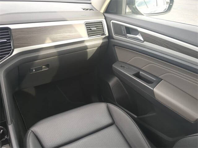 2023 Volkswagen Atlas SE