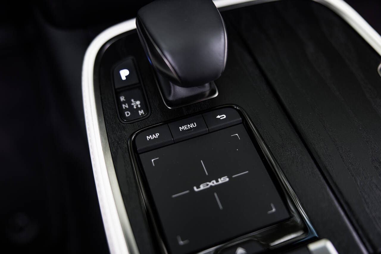 2022 Lexus LS 500 44