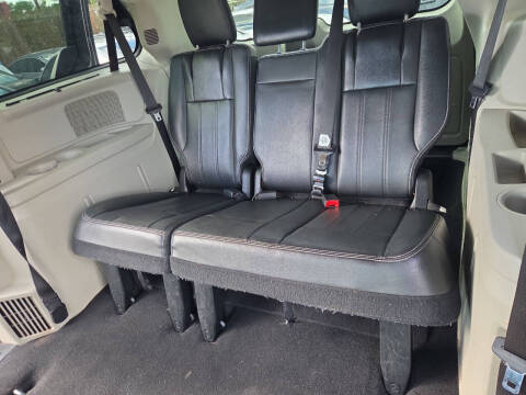 2014 Chrysler Town and Country Touring-L