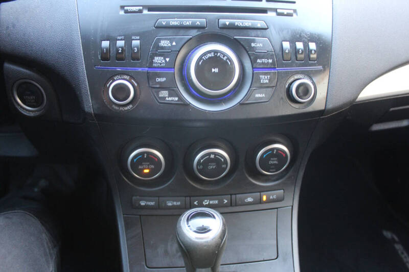 2013 Mazda MAZDA3 i Touring