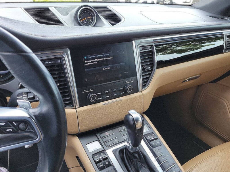 2017 Porsche Macan