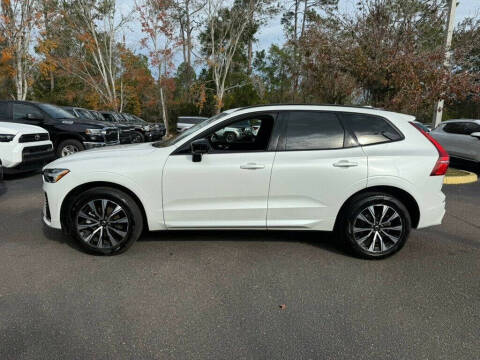 2025 Volvo XC60 B5 Plus Dark Theme