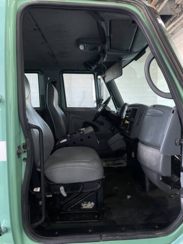 2004 International WorkStar 7400