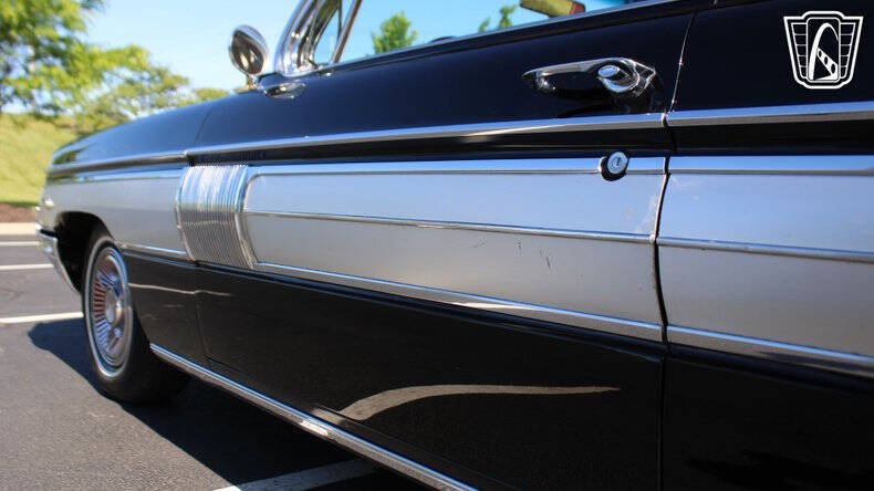 1962 Oldsmobile Starfire