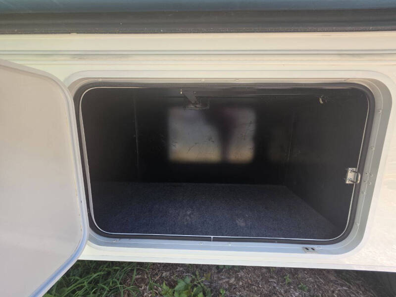 2013 Winnebago Vista