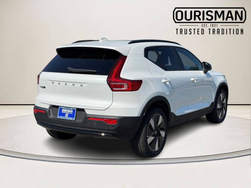 2026 Volvo EX40 Twin Plus