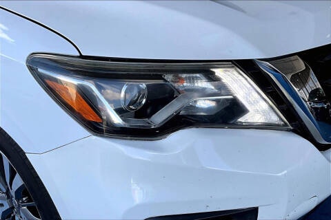 2018 Nissan Pathfinder SV