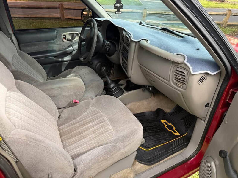 2000 Chevrolet S-10 LS