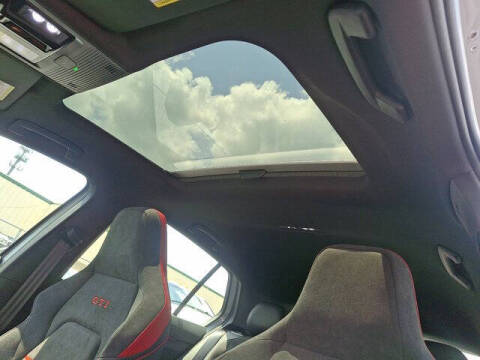 2025 Volkswagen Golf GTI SE