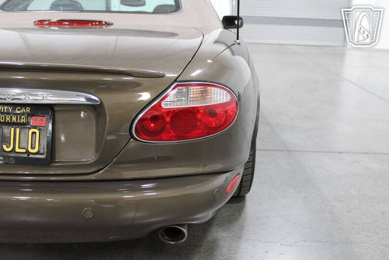 2001 Jaguar XKR
