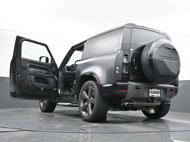 2023 Land Rover Defender 90 V8