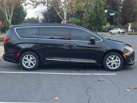 2017 Chrysler Pacifica
