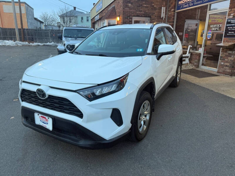 2020 Toyota RAV4 LE