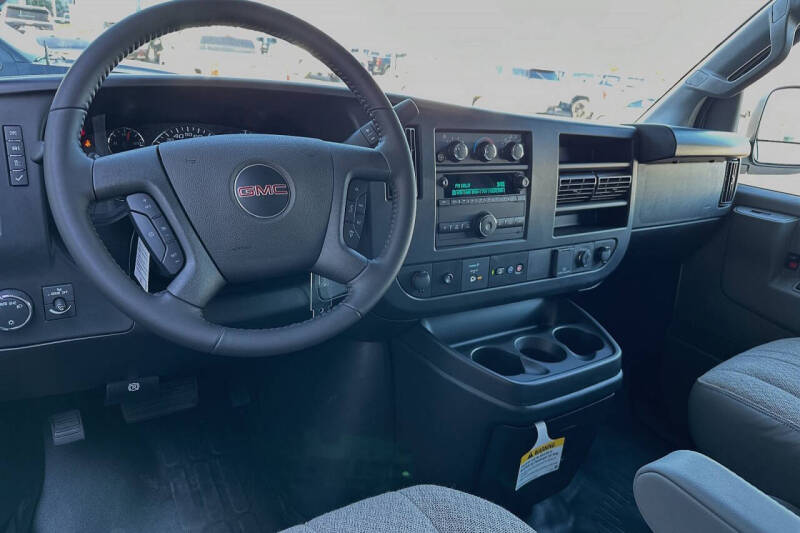 2023 GMC Savana 2500