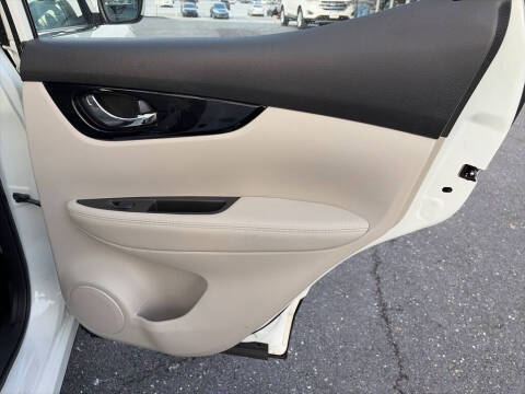 2022 Nissan Rogue Sport SV