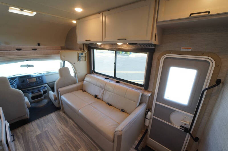 2021 Thor Motor Coach Four Winds