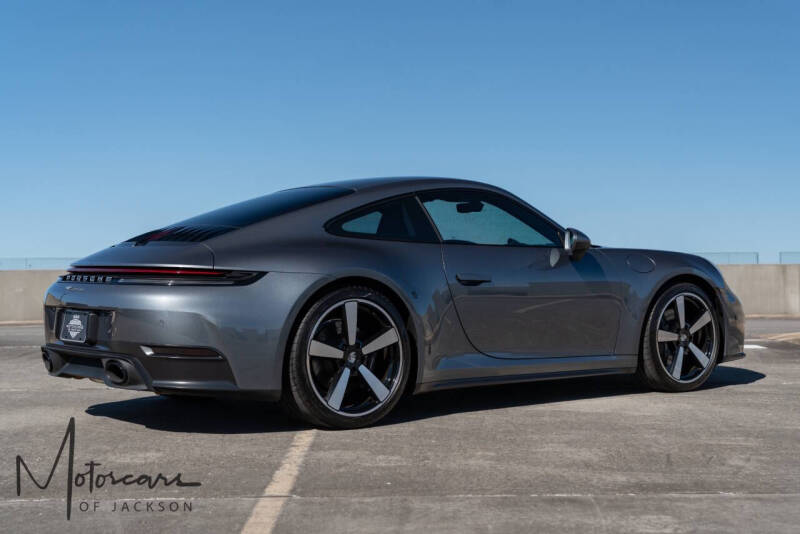 2025 Porsche 911 Carrera