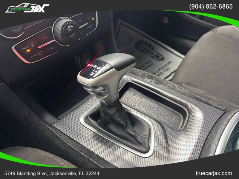 2017 Dodge Charger SXT